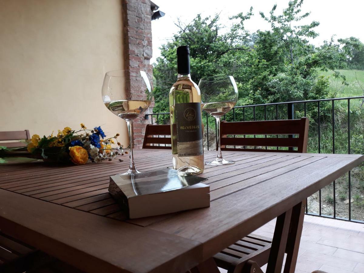 Agriturismo "Veritas" Bed & Wine Casaleggio Boiro 外观 照片