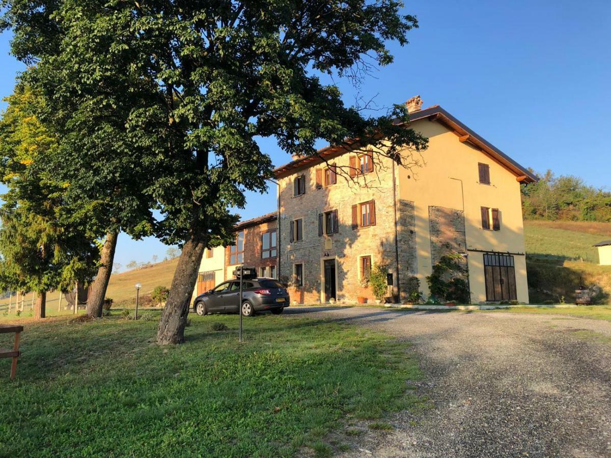 Agriturismo "Veritas" Bed & Wine Casaleggio Boiro 外观 照片